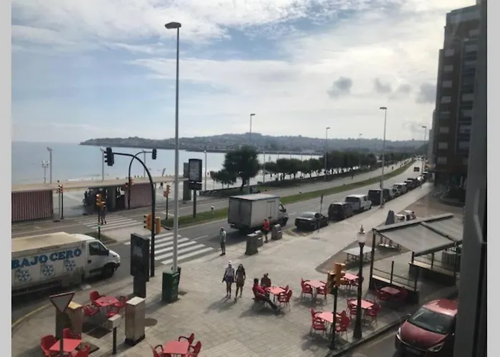 Fantastico Piso En Primera Linea De Playa Apartment Gijon